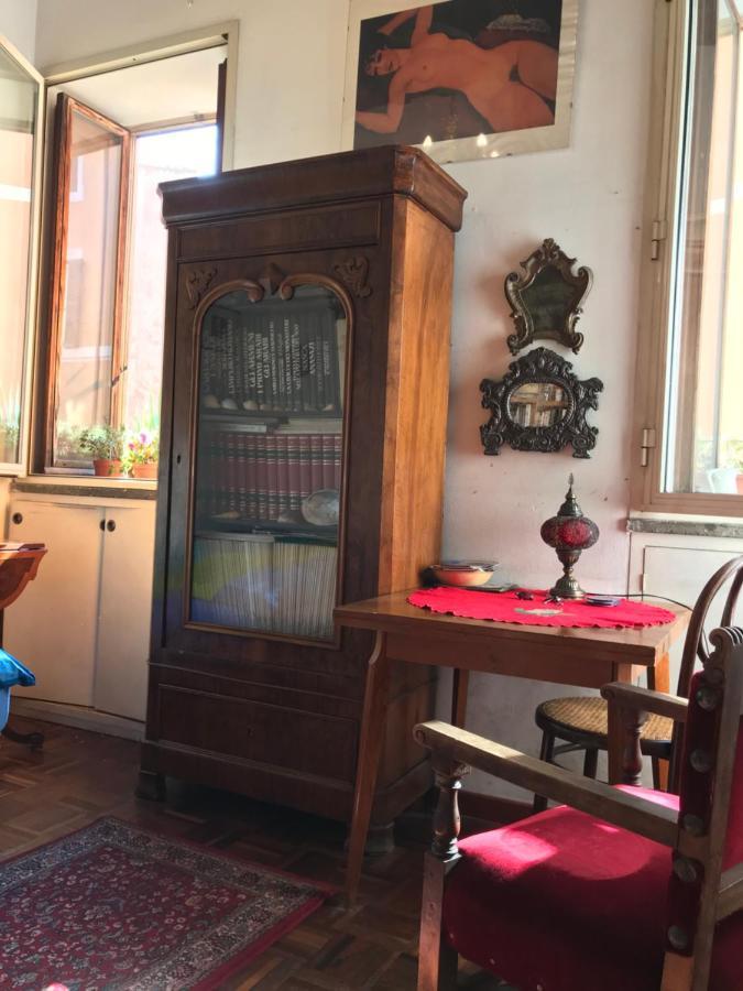 Room For Rent In Rome Trastevere Exterior photo